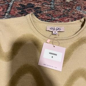 verge girl sweater